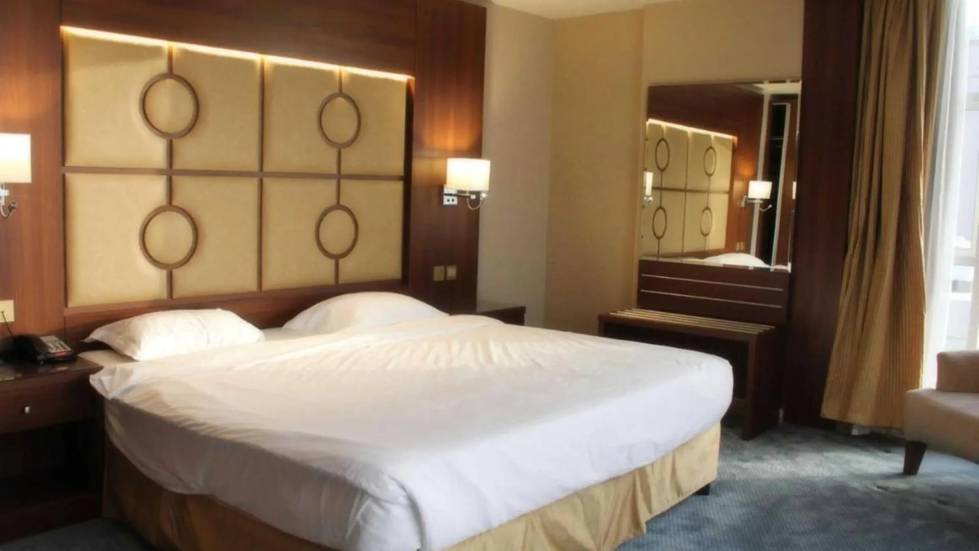 *****  Sunday Red Sea Fountain Alhamra Formerly Vivid Plaza Hotel 吉达 沙特阿拉伯