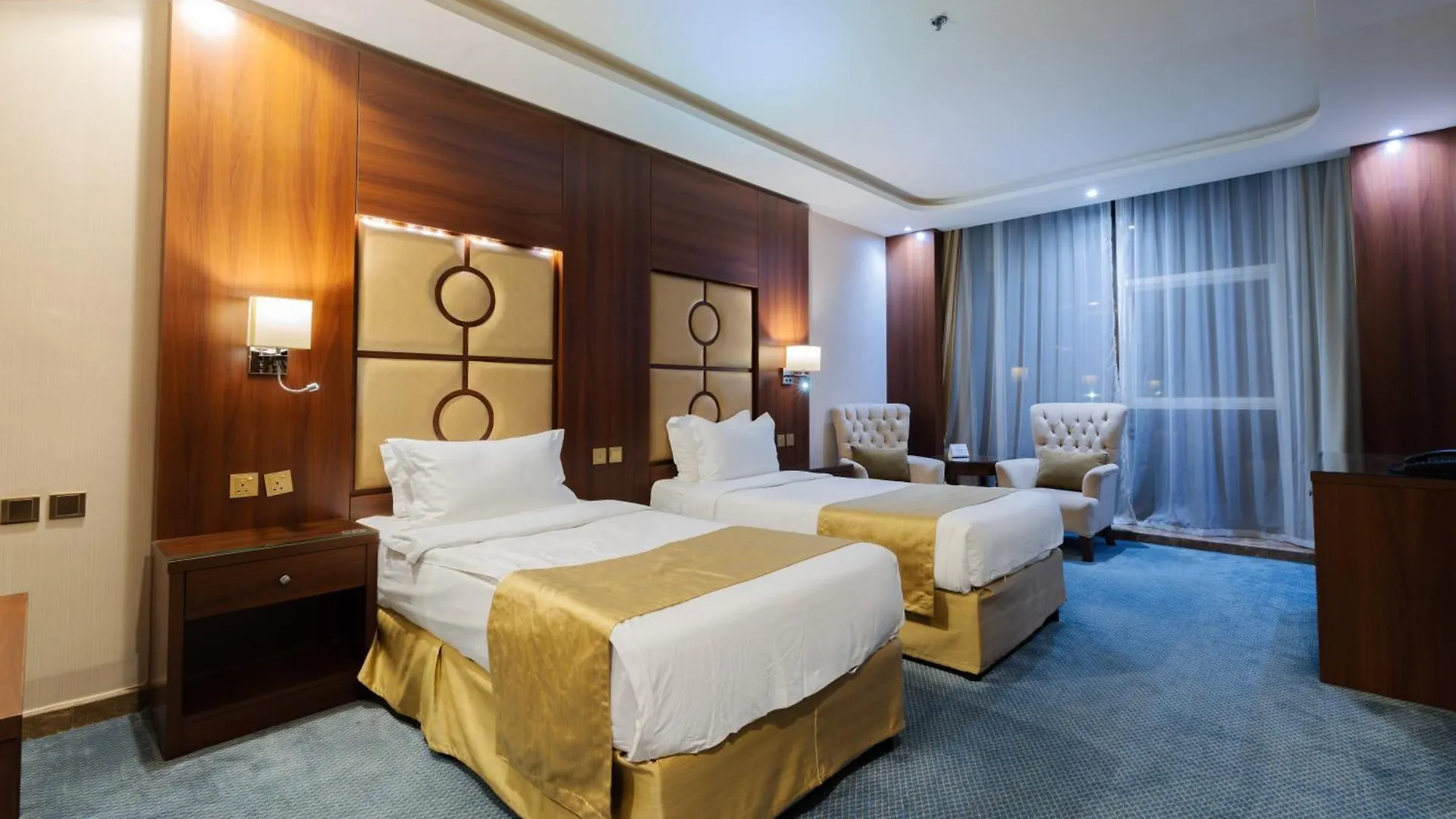 Sunday Red Sea Fountain Alhamra Formerly Vivid Plaza Hotel 吉达 5*,