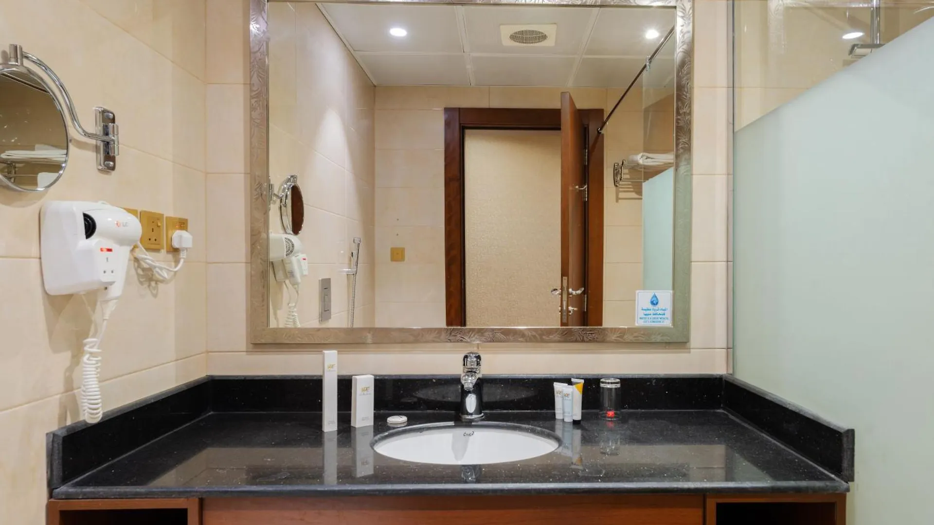 Sunday Red Sea Fountain Alhamra Formerly Vivid Plaza Hotel Jeddah Saudi Arabia